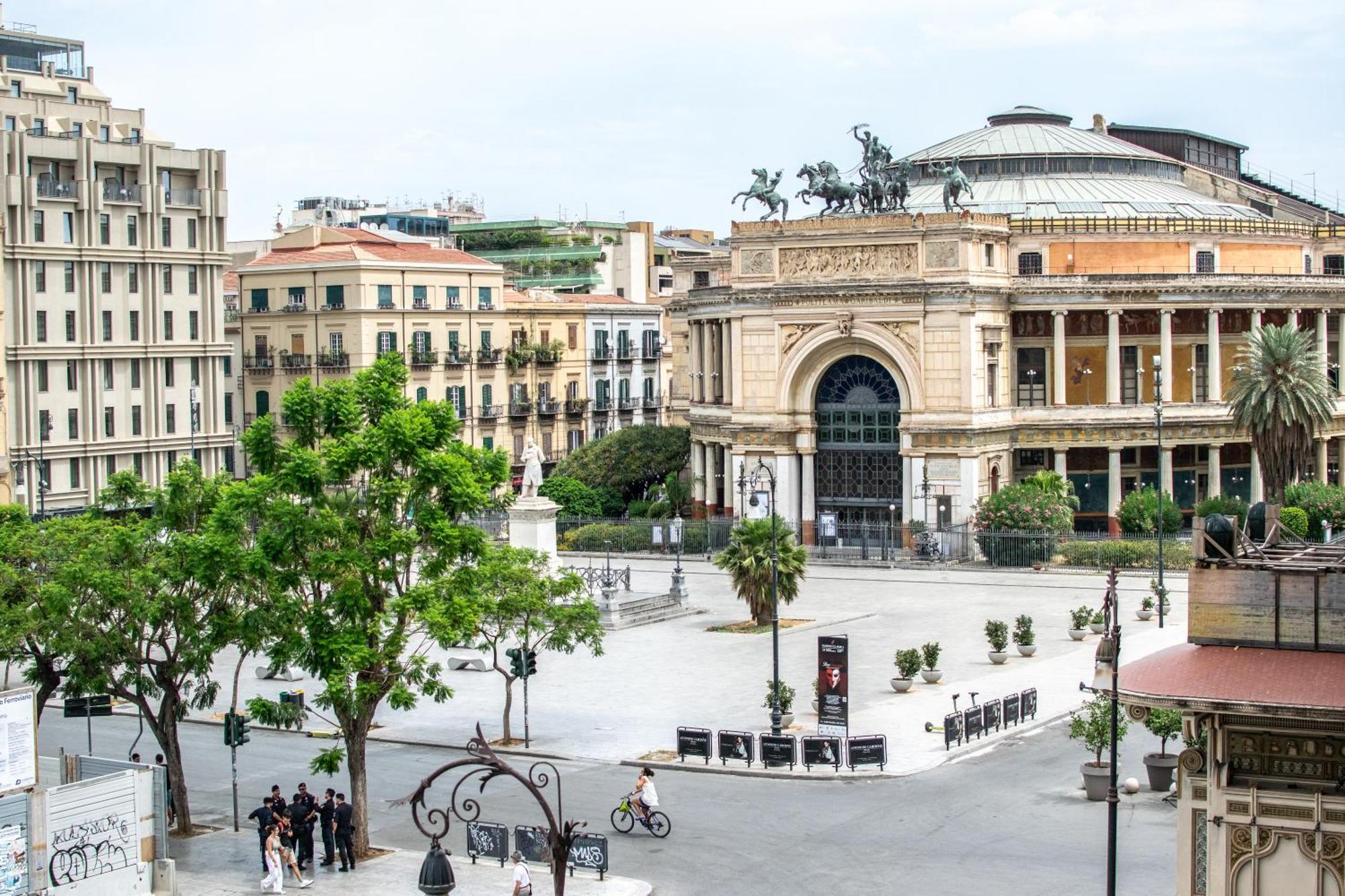 Politeama Crystal Rooms Palermo Exterior photo